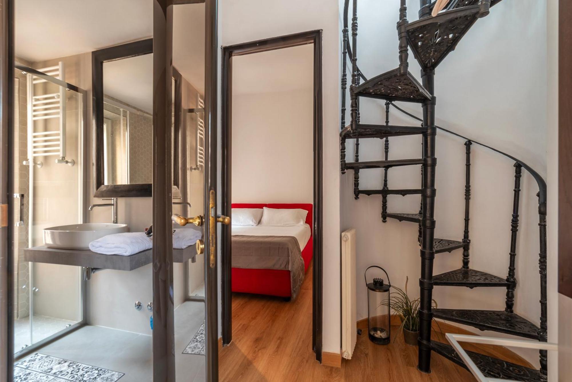 Via Del Pie Di Marmo Private Appartement